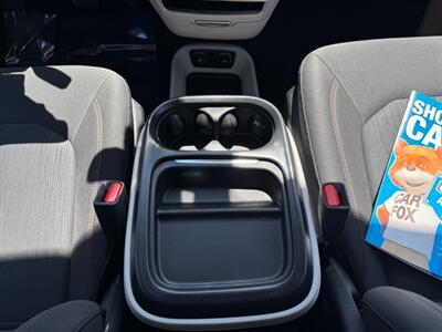 2017 Chrysler Pacifica Touring Plus Van , Clean title  Loaded ! - Photo 22 - Gladstone, OR 97027