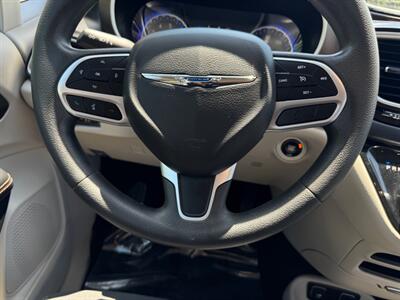 2017 Chrysler Pacifica Touring Plus Van , Clean title  Loaded ! - Photo 59 - Gladstone, OR 97027