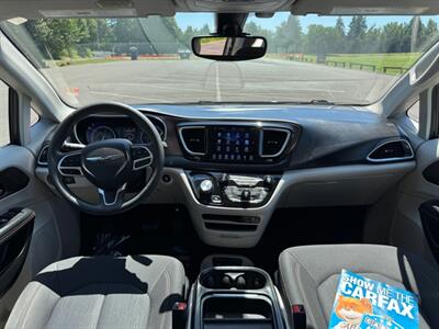 2017 Chrysler Pacifica Touring Plus Van , Clean title  Loaded ! - Photo 16 - Gladstone, OR 97027