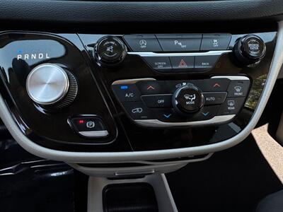 2017 Chrysler Pacifica Touring Plus Van , Clean title  Loaded ! - Photo 75 - Gladstone, OR 97027