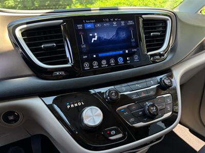 2017 Chrysler Pacifica Touring Plus Van , Clean title  Loaded ! - Photo 72 - Gladstone, OR 97027