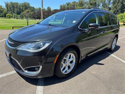 2017 Chrysler Pacifica Touring Plus Van , Clean title  Loaded ! - Photo 25 - Gladstone, OR 97027