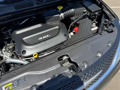 2017 Chrysler Pacifica Touring Plus Van , Clean title  Loaded ! - Photo 47 - Gladstone, OR 97027