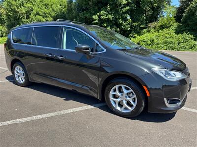 2017 Chrysler Pacifica Touring Plus Van , Clean title  Loaded ! - Photo 7 - Gladstone, OR 97027