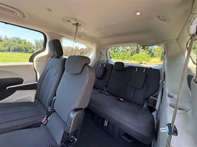 2017 Chrysler Pacifica Touring Plus Van , Clean title  Loaded ! - Photo 29 - Gladstone, OR 97027