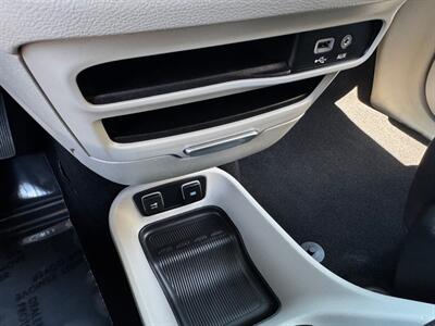 2017 Chrysler Pacifica Touring Plus Van , Clean title  Loaded ! - Photo 70 - Gladstone, OR 97027