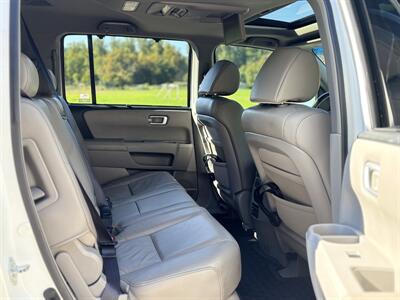 2009 Honda Pilot Touring w/Navi w/DVD 1 Owner ! Newer Timing Belt and Water Pump ! - Photo 14 - Gladstone, OR 97027