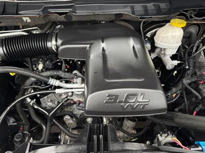 2019 RAM 1500 Classic 1500 Pickup Truck  4X4 , Clean title ! - Photo 9 - Gladstone, OR 97027