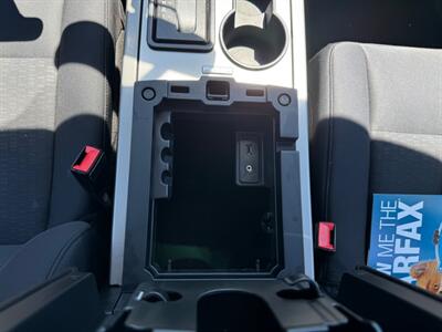 2017 Ford Expedition XLT SUV , 4X4  3rd rwo seats ! - Photo 53 - Gladstone, OR 97027