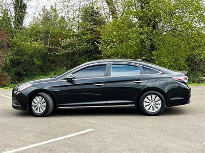 2017 Hyundai SONATA Hybrid SE  