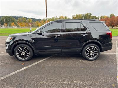 2016 Ford Explorer Sport  3rd row seats ! - Photo 2 - Gladstone, OR 97027