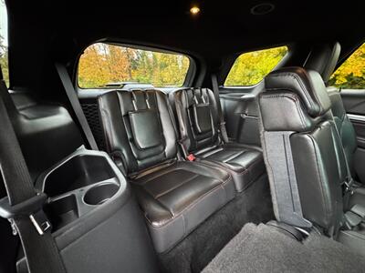 2016 Ford Explorer Sport  3rd row seats ! - Photo 47 - Gladstone, OR 97027