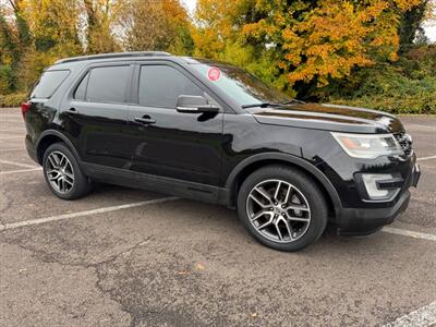 2016 Ford Explorer Sport  3rd row seats ! - Photo 7 - Gladstone, OR 97027