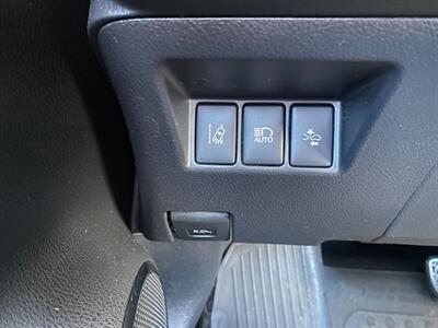 2018 Toyota Yaris 3-Door L  AT !!!!! ONLY 31 MILES !!!!! - Photo 12 - Fremont, CA 94536