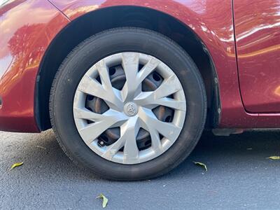 2018 Toyota Yaris 3-Door L  AT !!!!! ONLY 31 MILES !!!!! - Photo 35 - Fremont, CA 94536