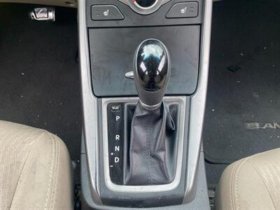 2014 Hyundai ELANTRA SE - Photo 16 - Fremont, CA 94536
