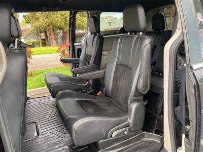 2017 Dodge Grand Caravan SXT   - Photo 14 - Fremont, CA 94536