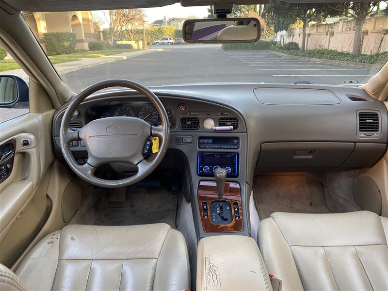 1995 INFINITI Q45 A  
