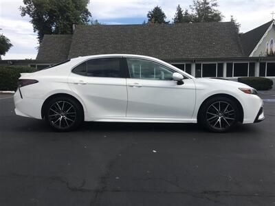 2022 Toyota Camry SE  1 Owner - Photo 12 - Fremont, CA 94536