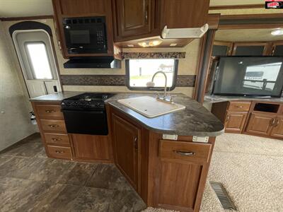 2013 KEYSTONE RV COUGAR 32SAB   - Photo 18 - Waco, TX 76712