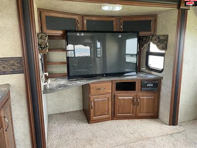 2013 KEYSTONE RV COUGAR 32SAB   - Photo 12 - Waco, TX 76712