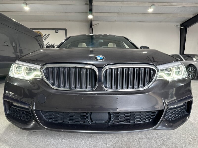 2019 BMW 5-Series 540i photo