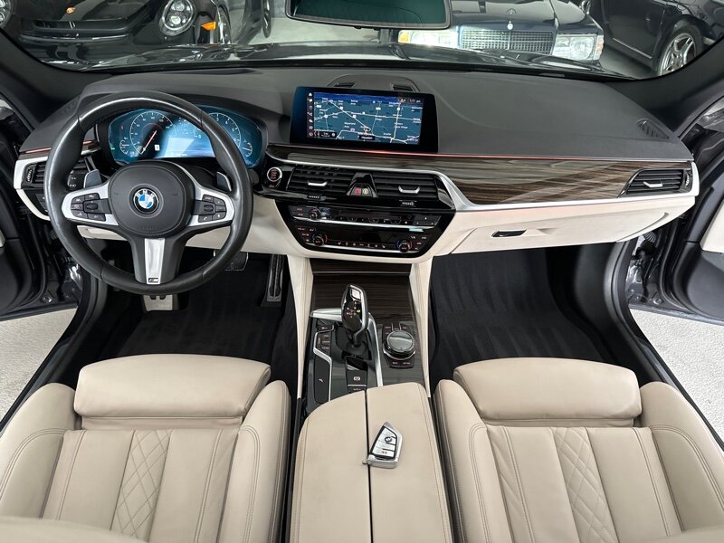 2019 BMW 5-Series 540i photo