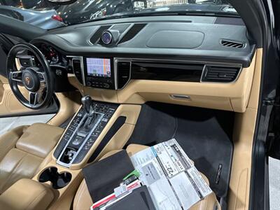 2018 Porsche Macan  $65,210 STICKER,SHOWROOM CONDITION! - Photo 13 - Houston, TX 77057