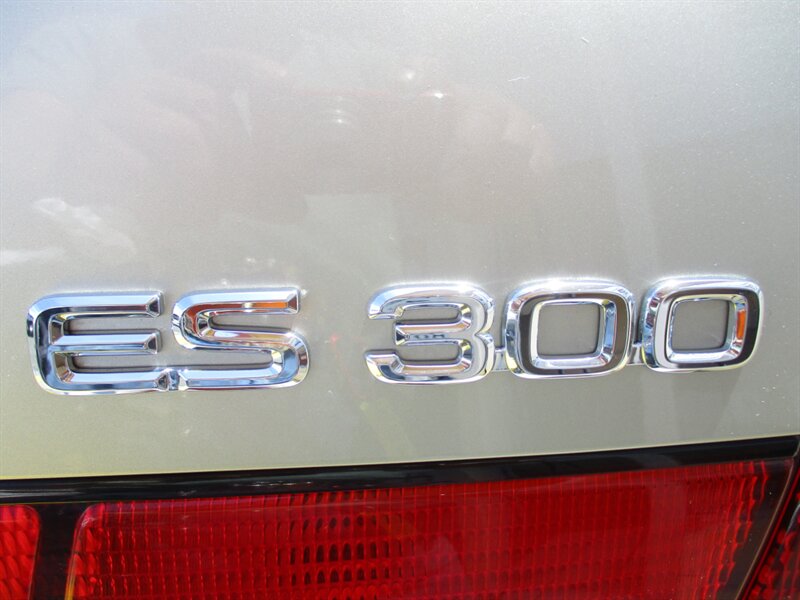 1997 Lexus ES 300 photo