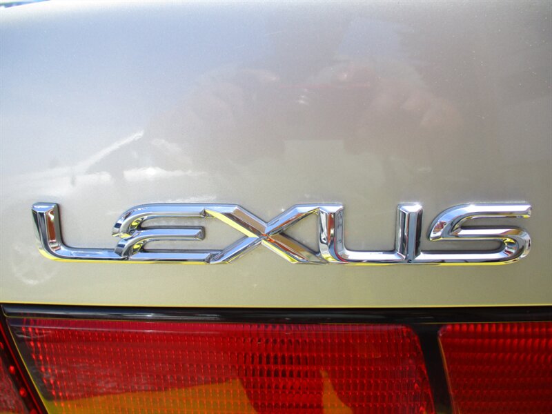 1997 Lexus ES 300 photo