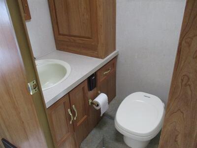 2000 Ford F-550 Coachmen Mirada 29ft   - Photo 32 - Seattle, WA 98103