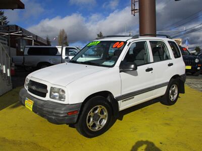 2000 Chevrolet Tracker   - Photo 2 - Seattle, WA 98103