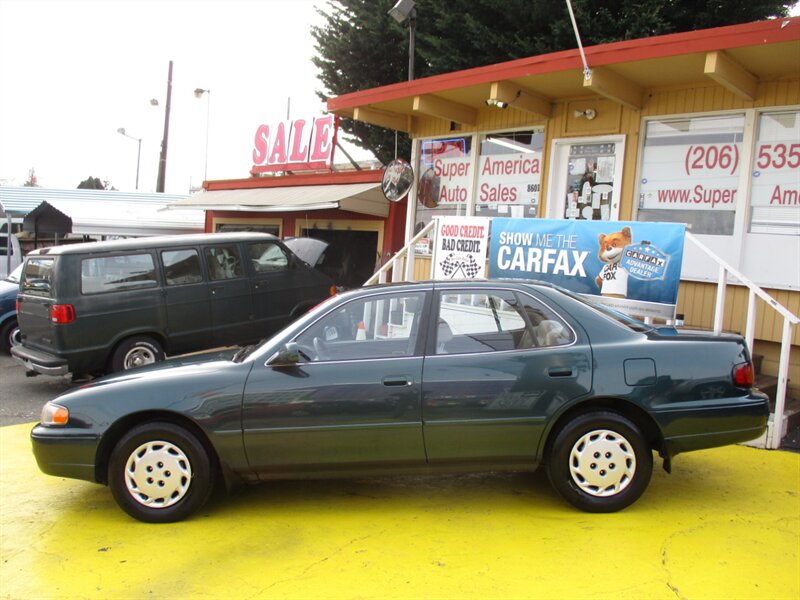 1996 Toyota Camry DX photo