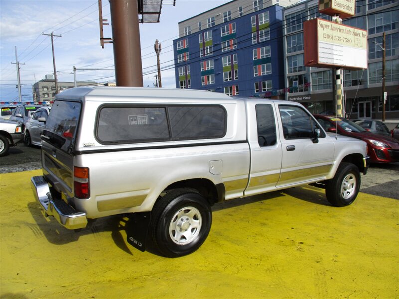 1992 Toyota Pickup SR5 photo