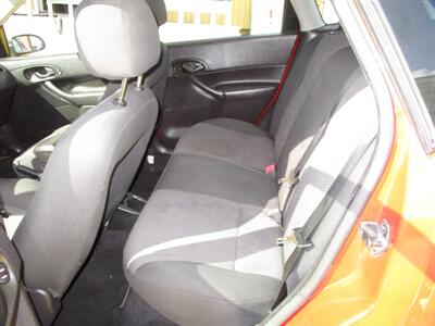 2006 Ford Focus ZX5 SES   - Photo 12 - Seattle, WA 98103