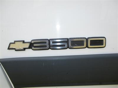 2002 Chevrolet Express G3500 LS   - Photo 27 - Seattle, WA 98103