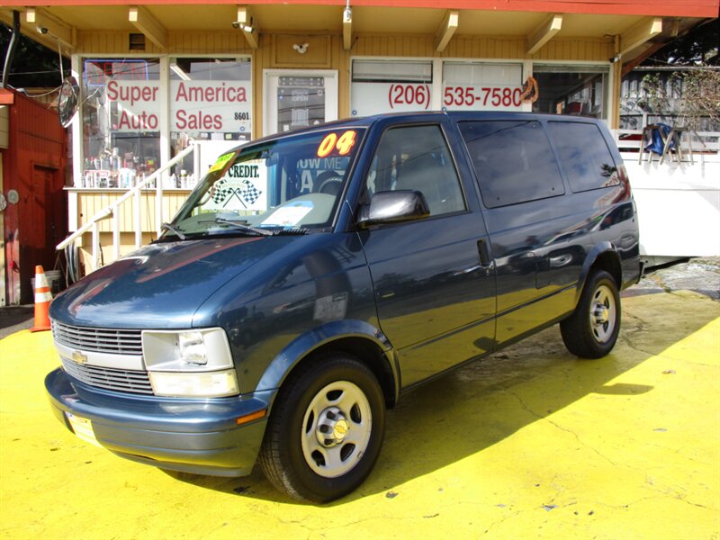 2004 Chevrolet Astro photo