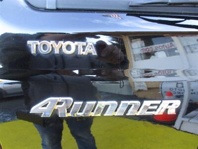 2000 Toyota 4Runner SR5   - Photo 23 - Seattle, WA 98103