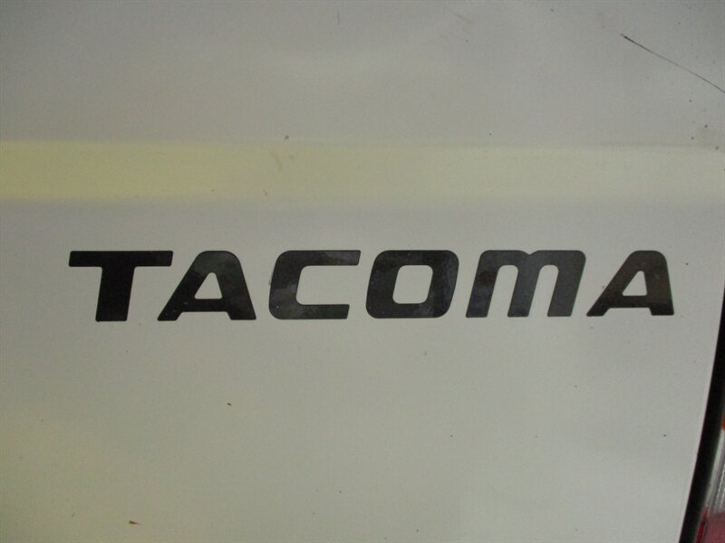 2000 Toyota Tacoma photo