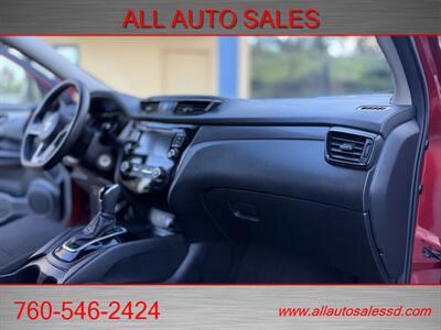 2019 Nissan Rogue Sport SV   - Photo 16 - Escondido, CA 92029