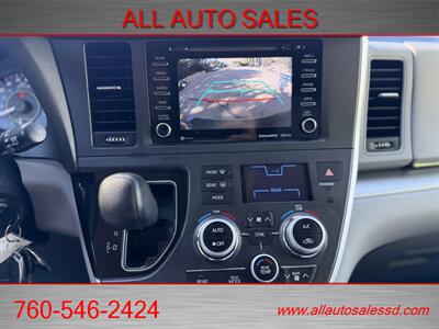 2020 Toyota Sienna LE 8-Passenger   - Photo 14 - Escondido, CA 92029