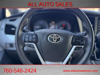 2020 Toyota Sienna LE 8-Passenger   - Photo 11 - Escondido, CA 92029