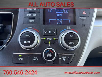 2020 Toyota Sienna LE 8-Passenger   - Photo 15 - Escondido, CA 92029