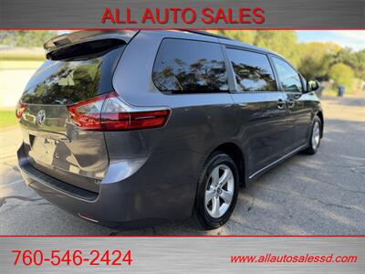 2020 Toyota Sienna LE 8-Passenger   - Photo 6 - Escondido, CA 92029
