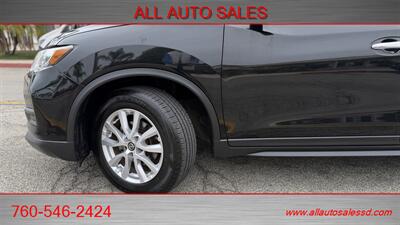 2020 Nissan Rogue SL   - Photo 2 - Escondido, CA 92029