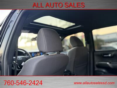 2017 Toyota Tacoma TRD Sport   - Photo 33 - Escondido, CA 92029