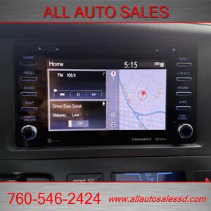 2018 Toyota Sienna SE Premium 8-Passeng   - Photo 16 - Escondido, CA 92029