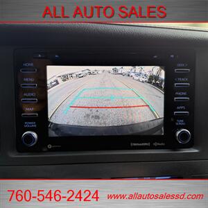 2018 Toyota Sienna SE Premium 8-Passeng   - Photo 17 - Escondido, CA 92029