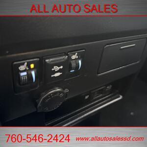 2018 Toyota Sienna SE Premium 8-Passeng   - Photo 18 - Escondido, CA 92029