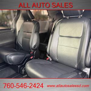 2018 Toyota Sienna SE Premium 8-Passeng   - Photo 27 - Escondido, CA 92029